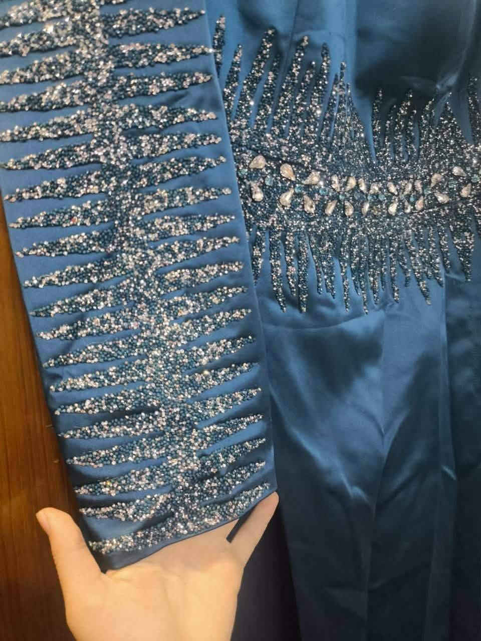 فستان ملبوس مرة واحد فقط سعر الشراء 90 الف  سعر البيع 60 الف قياس 3xl يلبس من وزن 70 الى 78


**إذا كنت صاحب هذا الإعلان وتريد حذفه لأي سبب، رجاءا أرسل رسالة إلى الدعم الفني**