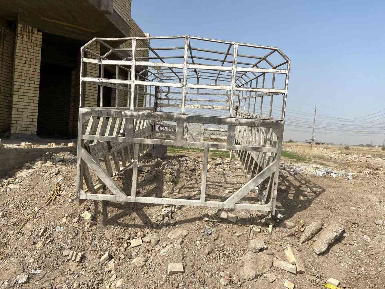 محجر مع القفص  كنتر للبيع الطول 4.5 السعر 750 الف في بغداد موبايل ***********
