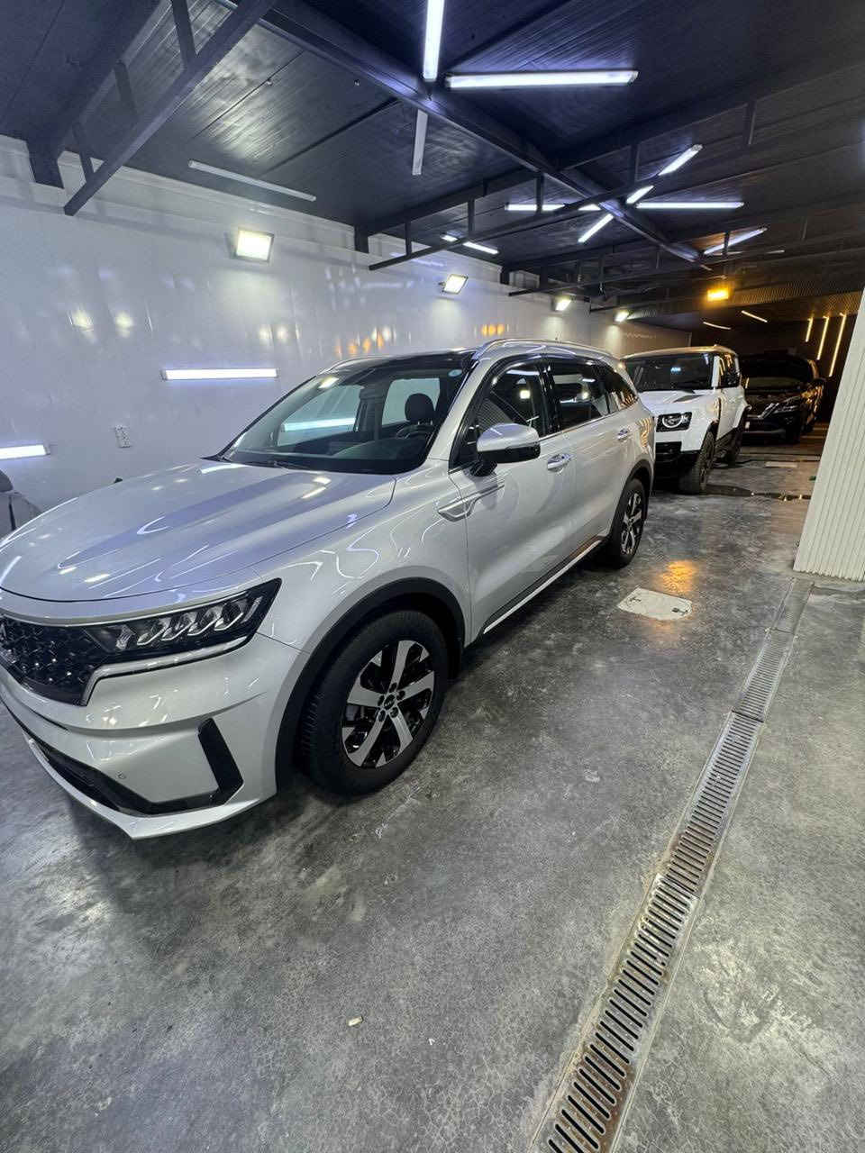 سورنتو 2023 خليجي كفاله عام
رقم اربيل 
السياره ماشيه 54 الف 
مكان سياره  بغداد 
مواصفات 
بصمه + بصمه ابواب تشغيل عن بعد 
4سلندر 5 راكب 
4 وضعيات قياده
سايد بريك بصمه 
شاحن واير لس
جنطه كهرباء 
مري شفط 
كشن السايق كهرباء 
كامره خلفيه 
حساس امامي وخلفي 
بانوراما كامله   

السعر 
24,500 $ 
بيها مجال بسيط 

#سورنتو #سيارات #خليجي #سورنتو #معارض


**إذا كنت صاحب هذا الإعلان وتريد حذفه لأي سبب، رجاءا أرسل رسالة إلى الدعم الفني**