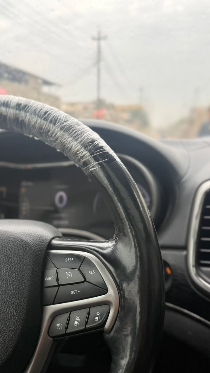 السلام عليكم للبيع جيب فول موصفات عده الجكات 
كفاله عامه جاهزه من كلشي عليها ادامه عامه موديل 2018
رقم بغداد دولي تحويل السعر مناسب جداا 243
مكان البصره استفسار اكثر ***********
