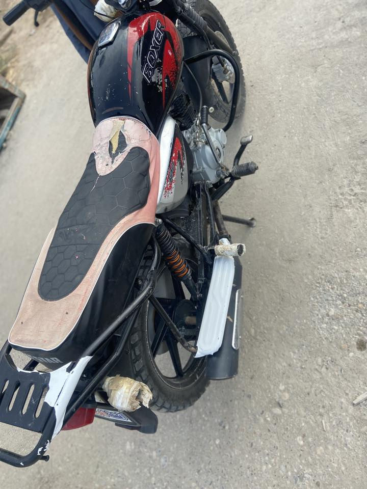 ‏سلام عليكم بوكسر للبيع موديل 21 طالعة باثنين وعشرين يعني شكل 22
￼ نظيفة حلوة اوراق كاملة مكاني البصرة القرنة الثغر***********
