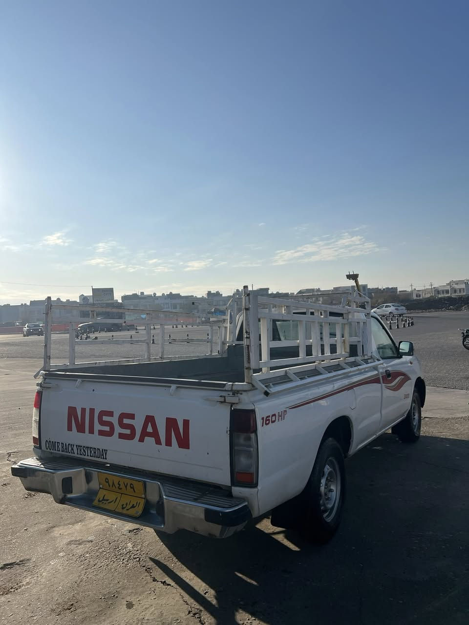 نیسان پیکاب بۆفرۆشتن 
مۆدێلی ٢٠١١ 
پێمج قولاب 
ناو سور جام کارەبای 
ناوعاگی بۆکراوە
تەبرید و گەرمی بەشەرت 
گێر و مەکینە و ئەکسل بەشەر کەپسە و نەکراوەتەوە
تەقەو رەقەی تیانیە مەسروفی تیانیە 
تەحویل و بەناوکردن بەشەرت بەناوی خۆمانە 
دەعمی نیە و خاوێنە چامڵغی لای سایەق و چوار قولاب بۆیاغە و دەرگای سایەق یەک پەڵە ساردی هەیە 
نرخ ١٢٩$ 
***********
