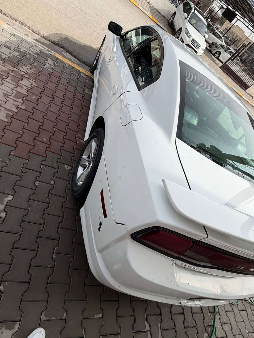 چارجر 14  مكينة كير تبريد كفالة سونار مرفق بلصور رقم بغداد بأسمنه  / سعر السيارة 147 ورقة وبيها مجال بسيط
مكان السيارة حي الجهاد شارع المضخة

***********
