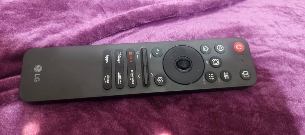 سلام عليكم شاشة 50 LG دقة 8K نظيفة كلش استعمال شهرين فقط للاستفسار ***********
