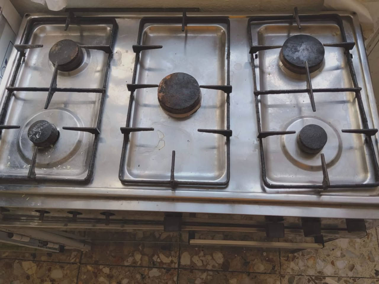 غراض كلمن وسعره جدد


**إذا كنت صاحب هذا الإعلان وتريد حذفه لأي سبب، رجاءا أرسل رسالة إلى الدعم الفني**
