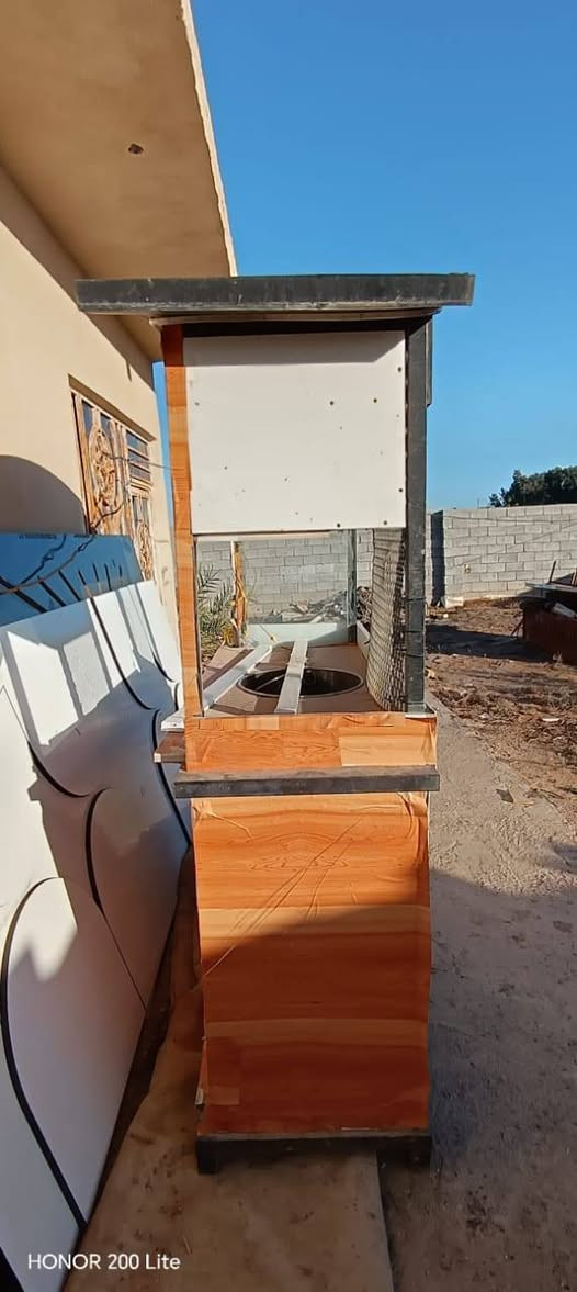 السلام عليكم حبايب كشك نضيف وجديد  ومرتب  وحلو مكانه ميسان  350وبي مجال كلش ستفسار ع هل رقم ***********
