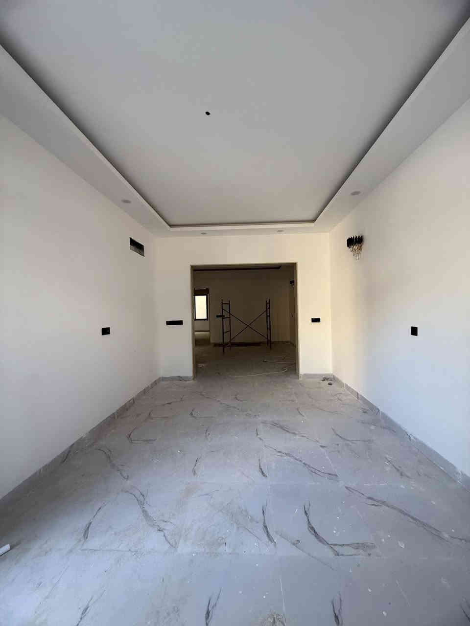 دار للبيع الموصل المدراء العامين 
مساحه 158 متر واجهه 7.5 م طابقين 5 غرف نوم وهولين واستقبال ومطبخ وخدمات 
وكراج وسطح كاشي 
سعر 365 مليون 
للإستفسار مراجعة المكتب او الاتصال على الأرقام التالية   عمار العبيدي   

***********

*********** واتساب

  ايمن   

 ‏‪0750 214 4093‬‏    ‏

‏‪0775 630 2993‬‏ واتساب

   اوس 

‏ ‭0770 287 3744

‏  ‬ ‭0750 219 5078‬    

ابو سند 

‭0 775 714 2899‬

عنوان المكتب حي النور سايدين دانية ماركت مقابل افران الرائد   #الرواسي_للعقار
