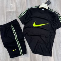 ملابس • توصيل مجاني