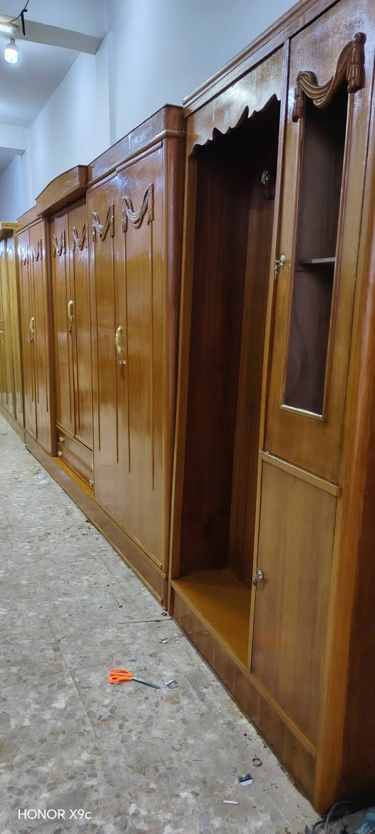 السلام عليكم غرفه كامله ام 6️⃣ بيبان شغل درجه اولى تسكام غرفه كامله وجاهزه اي نقص ما بيها السعر 700 شامل شد لتوصيل مجاني داخل النجف والشراي يتصل مكاني نجف ناحيه الرضويه قرب الجسر مال الرضويه *********** غرفه نظافتها 90% بطنها صاج
