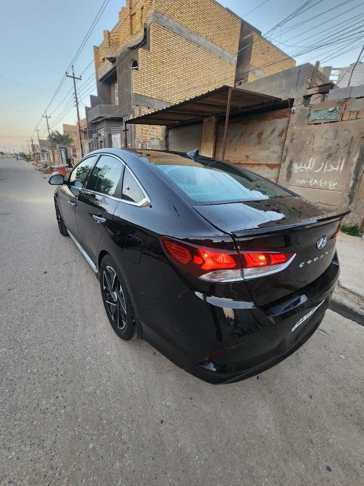 سلام عليكم 
—————السعر 115———
هيونداي سوناتا 2018 ارخص سوناتا بالسوك كله
السياره نظيفه جدأ
حادثها جاملغ وبنيد بدون دواخل فقط 

السياره كير مكينه كفاله عامه 
منظومه زنون كامل
صدر امامي خلفي وتايرات بل جيس شرط
رقم بغداد
حجم المكينه 2400مكفوله
سايد بريك بالرجل
تحديد مسار 
كروز سرعة
نضام ترحيب عند الاقتراب 
بصمه + بصمه ابواب 
ويل كب بلادي 
تخم تاير جديد + صدر جديد
جي بي اس 
مري جانبيه قلابه عند الرجوع
كامره دواره خلفيه 
رادارات جانبيه وخلفية واماميه 
ايقاف ذاتي 
لد دعاميه امامي
لدات خلفيه 
نظام انفكيشن 
اشاره مري جانبيه
سماعات انفنتي 
دمام خلفي بلادي
تبريد بيانو قطعتين
كير اوتو + عادي
تحكم ستيرن جهتين 
مثبت سرعة cruise control 
سستم نيكل بلاد
دوسات نيكل SONATA بلاد
لايت عدسه بلادي

بكلايت خلفي شمعة بلادي
لدات اناره داخليه+يدات الابواب لد ترحيب
صندوق ذكي عند الاقتراب
ثلاث انظمه قياده  Eco + Normal + sport 
دركه خياط 
شاشه اظهار وتنبيه الاعطال 
بلوتوث + 3 مخارج USB 
مرأة تعتيم
نطام مانع انزلاق Abs+ اضائه الاناره داخليه تحكم  
اخوان السياره جديده
مكاني الناصرية
الاستفسار ع الرقم ***********
