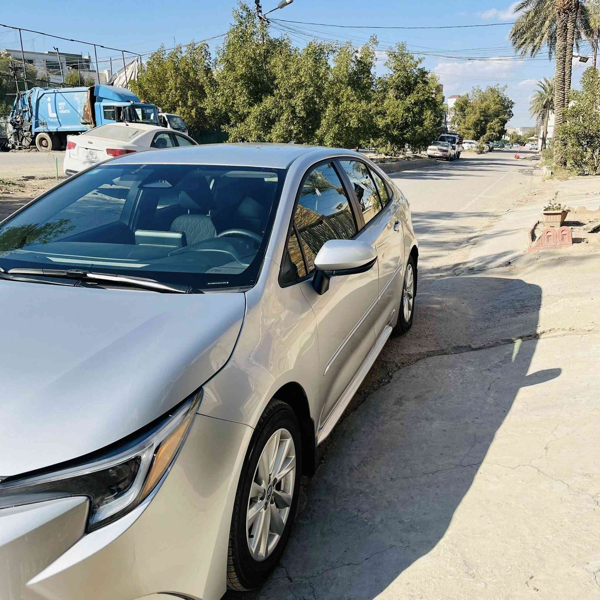 تويوتا كورولا 2025 —   | وارد أمريكي |  هايبرد

‏🇯🇵 ياباني أصلي — 🇺🇸 وارد أمريكي _ 

ماشيه 2000
        
       الفيين فقط بحالة الزيرو

فووول بصمة تشغيل وابواب ويل كب 

🔹 محرك 1800 — اقتصادي 

🔹 رادار أمامي + تحديد مسار + قيادة شبه ذاتية

🔹 مانع تصادم مع توقف ذاتي

🔹 لايت LED / زينون عالي–ناصي

🔹 شاشة كبيرة تدعم Android Auto & Apple CarPlay + خرائط GPS📍

🔹 كاميرا خلفية — هاند بريك كهرباء — 

‏Auto Hold-  نظام ECO☘️ 

🔹 حساس اطارات/ 4 دسكات 

🔹 منافذ USB / Type-C / 12V

🔹 كروز مثبت سرعه— فول تحكمات ستيرن

ضرر بسيط فقط (ربع البنيد صبغ + شبرين بالجنطة) بدون دواخل — السيارة على الفحص ✔️
بدوون تبديل اي قطعة كله بلااااد
صور حادث وتصليح بالمنشور

رقم بغداد ب اسمي      

🚘 السيارة بحالة الشركة — جاهزة 

💰 السعر: 185 🔥🔥

📞  / اتصال: ‭***********
