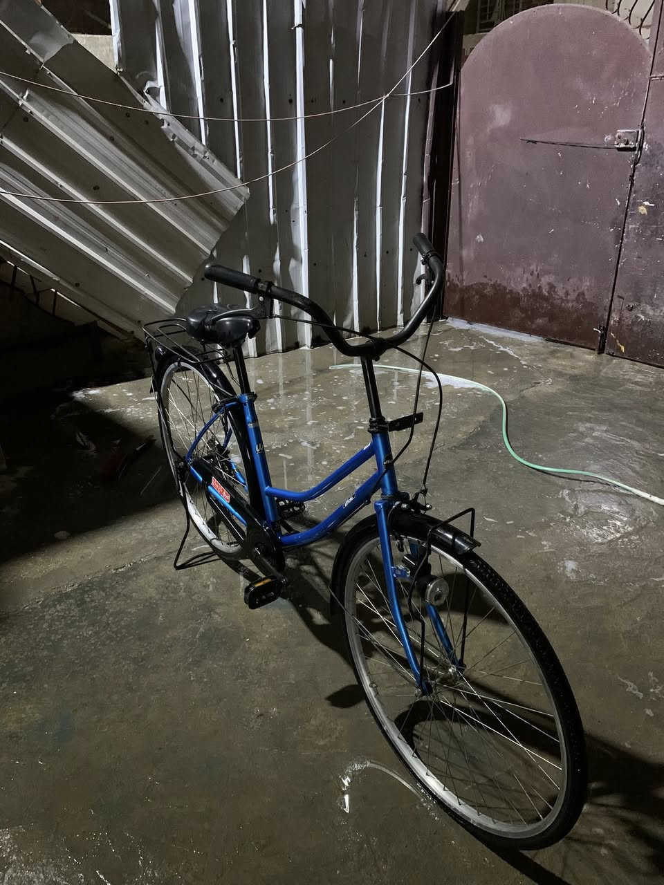 بايسكل بناتي  نضيف للبيع  داينمو شغال بريك امامي وخلفي شغال ما بي اي نقوصات  السعر ٧٥ الف  الي يريدة يتواصل وياي على الرقم ***********
