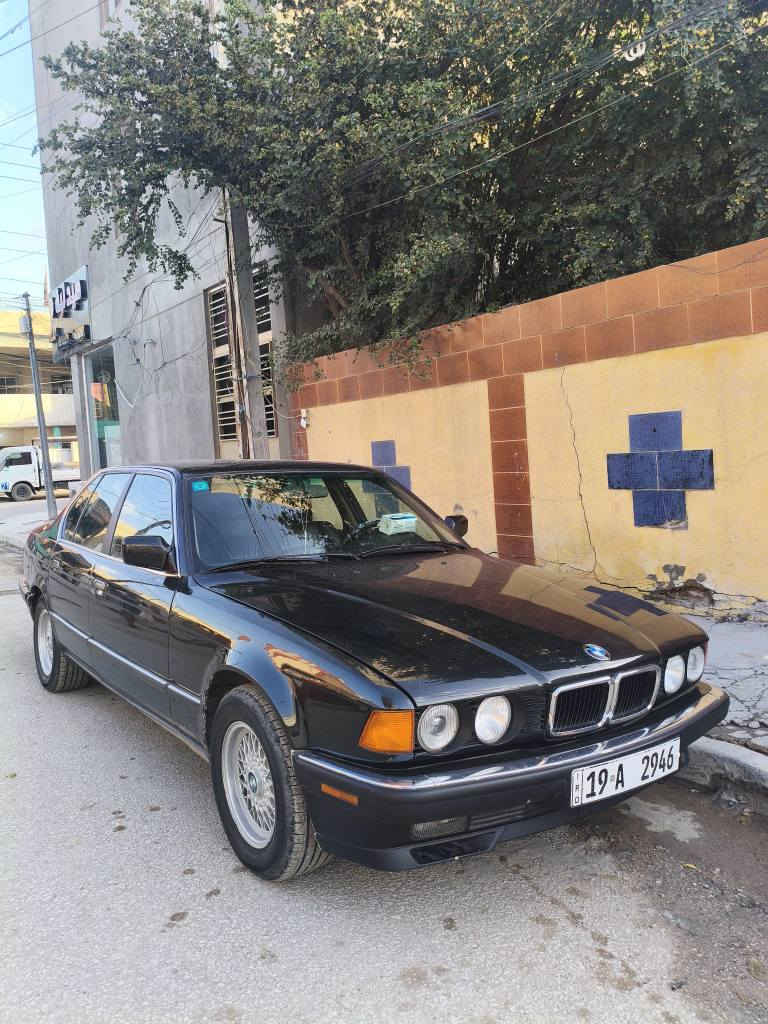 BMW 740i
موديل 1993 مكينة 8V 
السيارة باسمي رقم انكليزي وهزة جديدة 
تحويل ثاني يوم

دبل جكمجة 

تدفئة  للكشنات 

منظومة تبريد كاملة جديدة تبريد ثلج 🥶

تدفئة للجام 

غرفة جلد اسود 

السيارة كفالة عامة من الدعامية للدعامية ما ناقصها برغي

مصبوغة جديد فرن درجة اولى

تخم تاير جديد 

باتري جديد 

سيدي جنجر اصلي مال شركة 

راديترات ومراوح جديدة 

صدر امامي وخلفي كامل جديد 

كلشي بل سيارة جديد 

ورقم حلو 

ترايك من البصرة الزاخو 

مكان السيارة بغداد للاستفسار: *********** بغداد, العراق
