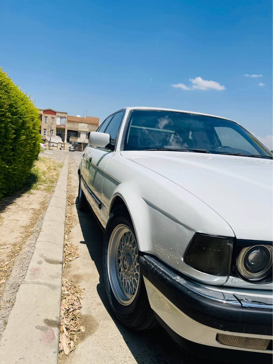 بيئيم مؤديل 1993تؤماتيكي 740V8فول فول قه بات مواسافات سي په رده بيلاد كوشن كاره باي سياره كه ره قم هه وليره حيزامه لؤ جواني بي تاعم و ليدران بشت و بيش كه بس به شه رتي اوه ليات ده يفرؤشم سنه وي ئه سلي خؤي له گه له  موشته ري جات بكه له خزمه تم شوين هه ولير *********** أربيل, العراق
