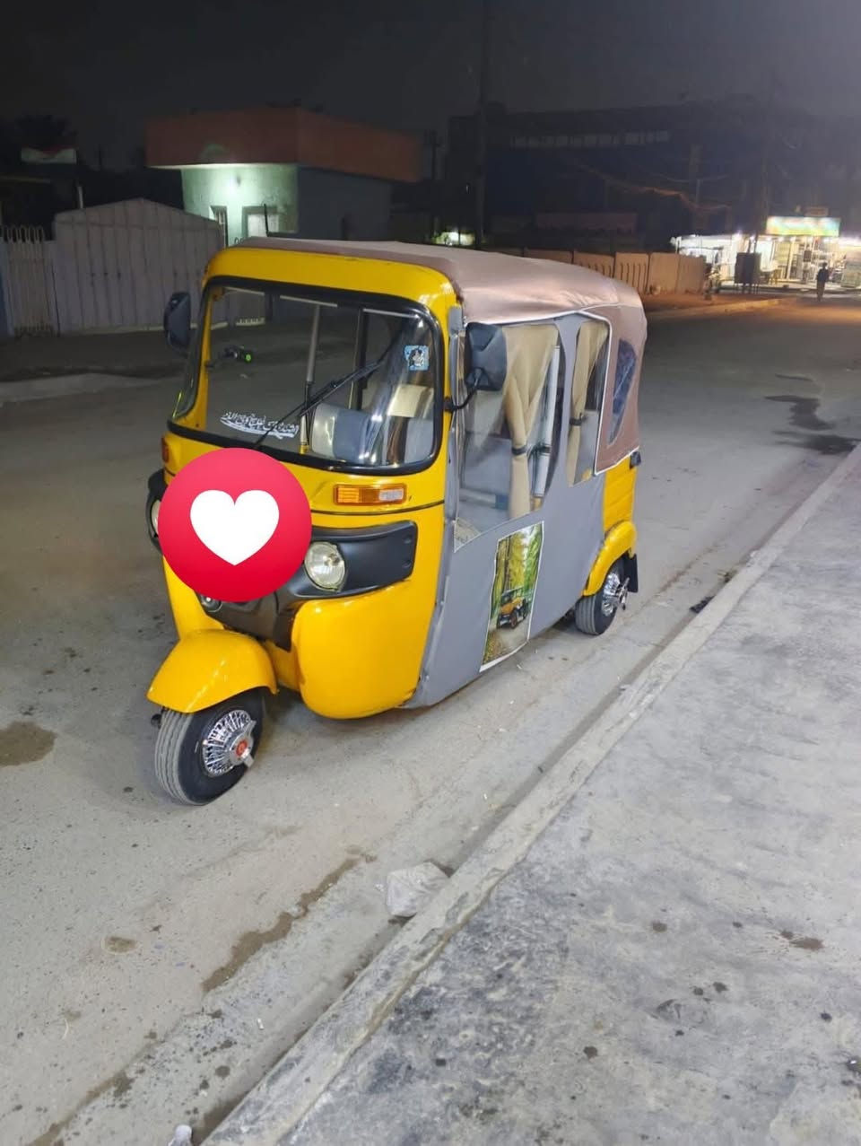 سلام عليكم تكتك موديل 20 شهر 11مرقمه  جاهزة كبل للشارع سفريات كبات مسجل دمام بيهة رشات صبغ السعر 3200 وبيهة مجال قليل شراي تصال او تواصل عبر وتساب.       رقمي ***********
