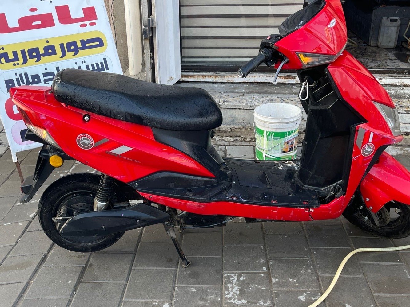 السلام عليكم من رخصه الادمن
شبابنه الطيبه دراجه شحن للبيع نوع سكنس ماتركس دراجه وكاله

المواصفات 📍
بطاريات دبل عدد 6
نضام p بارك🅿️
نضام R بك ( رجوع الى الخلف) 
الملف 1500w
بصمه قفل/فتح + تشغيل عن بعد ⚡️
حساس بريك 🛑
شاشه تاب 💻تعرضلك العطل في الشاشه 
كهربائيات كله شغال⚡️ لايتات عالي ناصي اشاير هورن كله كفاله
الدراجه مابيها اي نقص شغل واطلع 
بريكات شغالات فقط البريك الامامي يرادله زيت ب الف دينار
البريكات دسكات 
دبلات عدد4  ثنين بالامام وثنين بالخلف 
السعر ٥٥٠ الف راسلني او اتصل على 🔚*********** 
دراجه مرتبه ومابيها اي نقص شغل واطلع