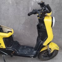 دراجه للبيع R9 قبل شهرين طالعه من الوكيل وسوت حادث مثل ما موضحه بل صور...