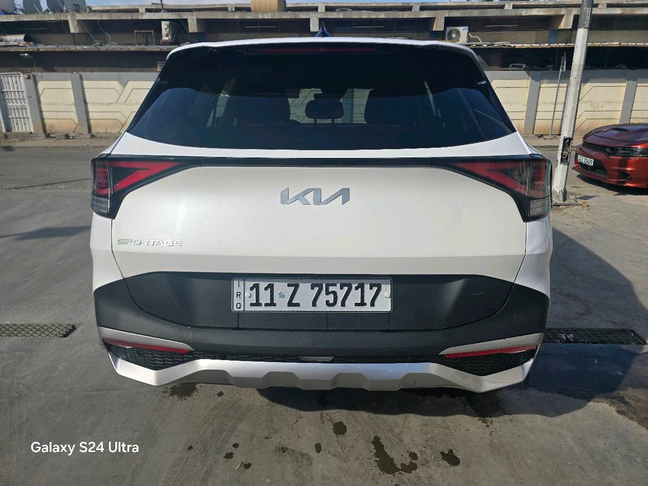 بسم الله الرحمن الرحيم 
للبيع كياسبورتج موديل 2024 لون ابيض وأرد امريكي ماشيه 10 ألف فقط بعده جديده مكفوله من الصبغ نهايا ومكفوله من الايرباك مواصفات فيه EX فول الفول ماعدا البانوراما سنويه باسمي قبل يومين ترقمت حادثه قبق الجنطه نفس الون فقط والباقي مكفول صور الحادث موجودة بالمنشور  هوايه بيه مواصفات مكاني بغداد زيونه سعره 225 ورقه للاتصال ***********