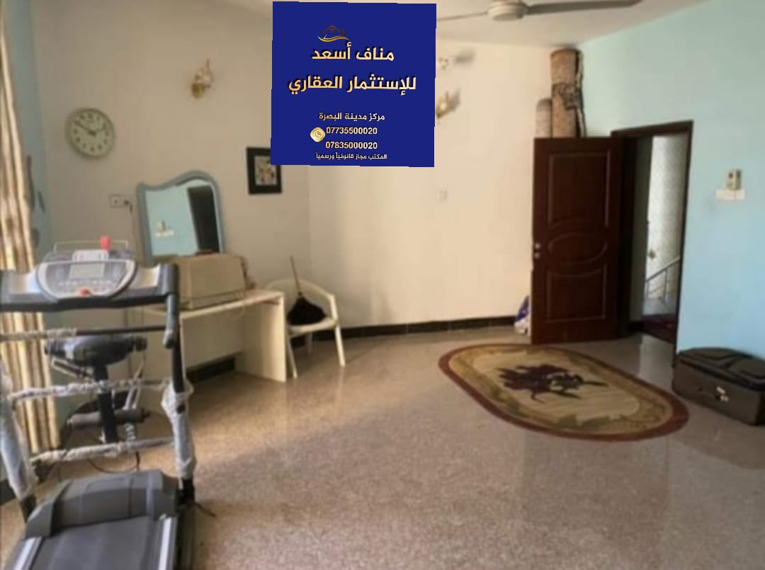 السلام عليكم يوجد بيت كامل للايجار   مساحته ٣٠٠ متر يتكون من خمس غرف جديده مع صحيات عدد ٢ وصالتين كبيرات البيت يتكون من طابقين 
الموقع البصره الطويسه  قربب على الشارع العام 
للايجار فقط شركه او مكتب للاستفسار الاتصال على ‭
‭ ٠٧٨٩ ٠٣٤ ٩٢٧٨‬ ‭
