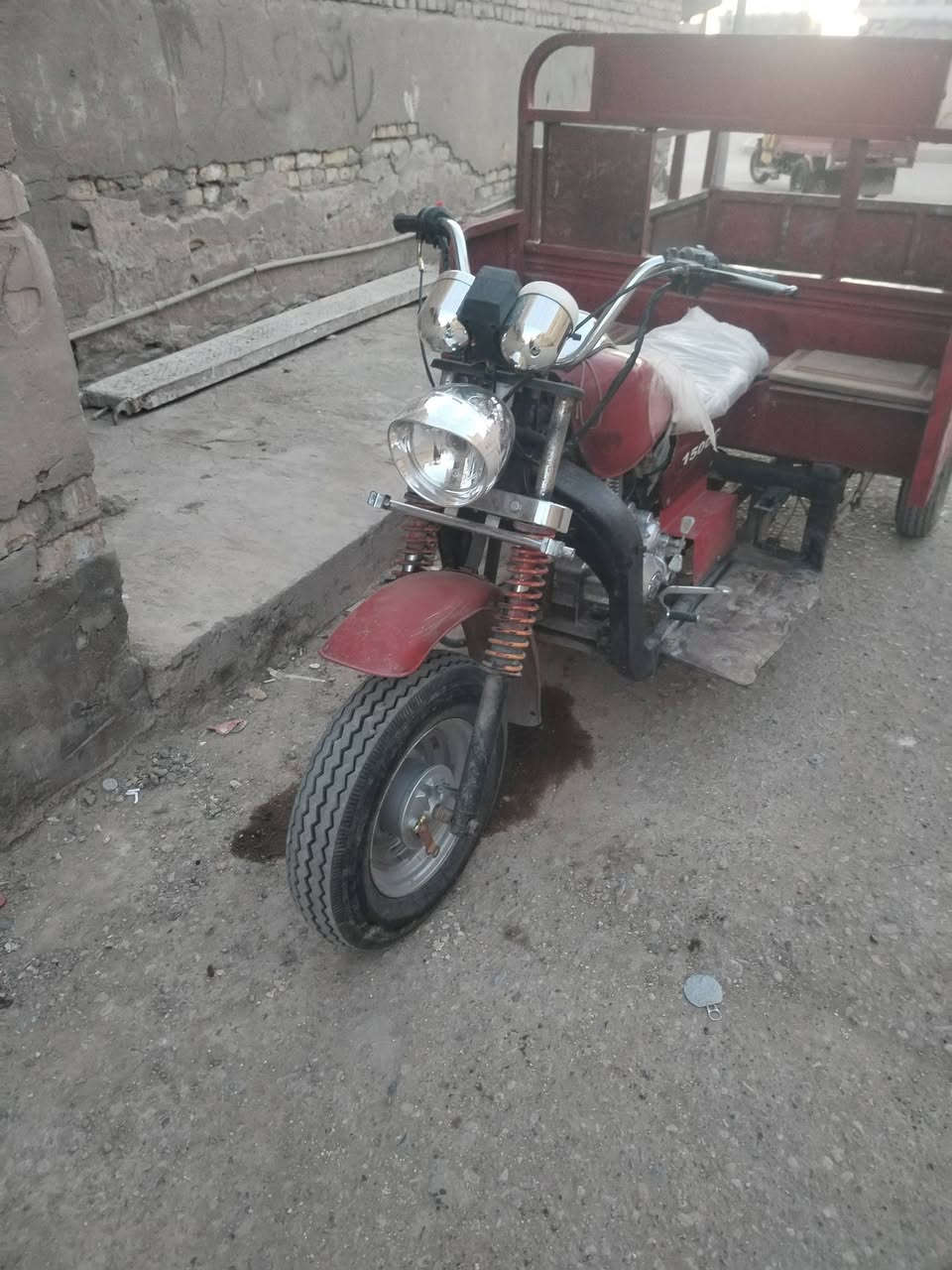 سلام عليكم ستوته سلطان نضيفه محرك جديد قبل خمس ايام شديته اوراق كله كامله ستوته تايرات كله جدد ويل كدام جديد ستوته نضيفه يرادله ملحضات شويه سعره مليون و٣٠٠وبيه مجال مكان حي العسكري ***********
