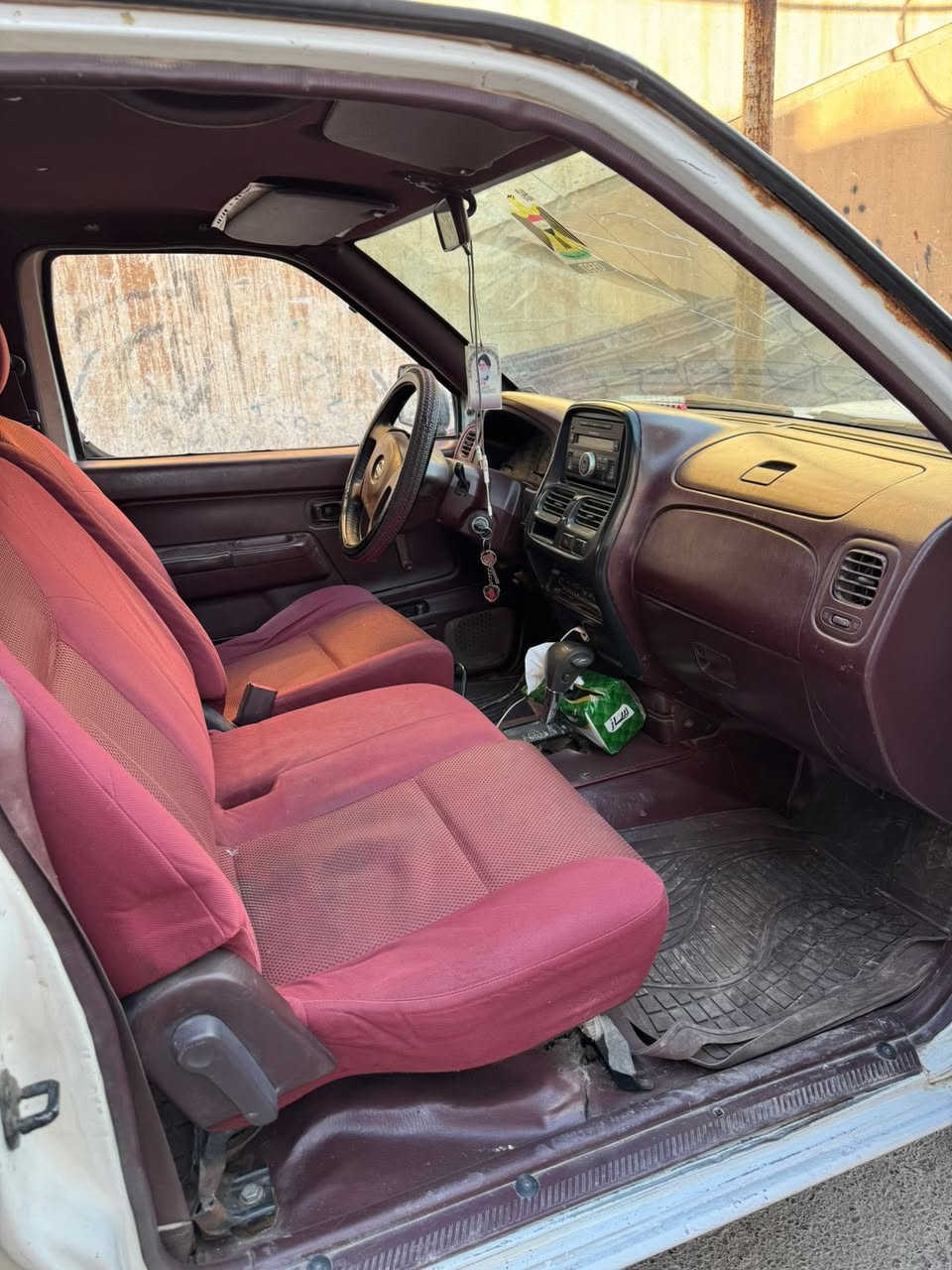 سلام عليكم بيكم ألفين و8 
مكينة ونج  محور  مكفوله من كص والسرقه 
سيارة أدوات   السعر 45 ورقه    وبيه مجال بصيط  
التواصل ***********
