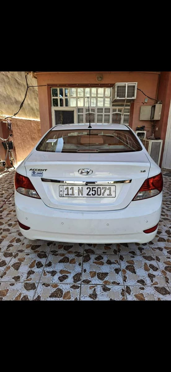 اكسنت ٢٠١٥ خليجي بيها قطعه صبغ  فقط كير AT نظام ايكو تحكم ستيرن كامره محرك ١٦٠٠ دوش رقمي *********** سعرها ١١١
