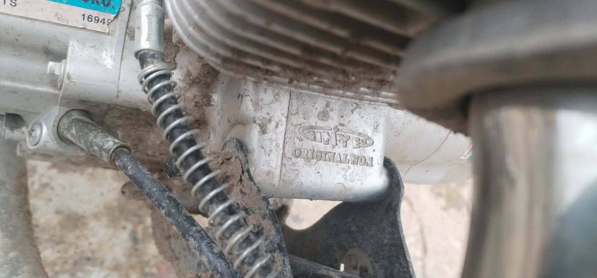 سلام عليكم خوان دراجه للبيع نضيفه والمكينه مامفتوحه ومنافيس ***********
