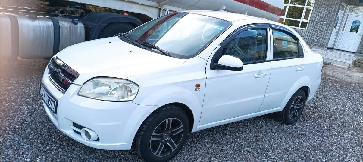 سياره افيو 2006 السعر 63 وبي مجال ***********
