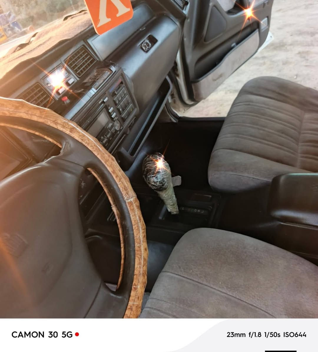 سلام عليكم سياره للبيع اكراون ارنب مديل 1993 باسمي مكفوله كص نقل ضربه صبغ حزام البصره قضاء المدينه ***********
