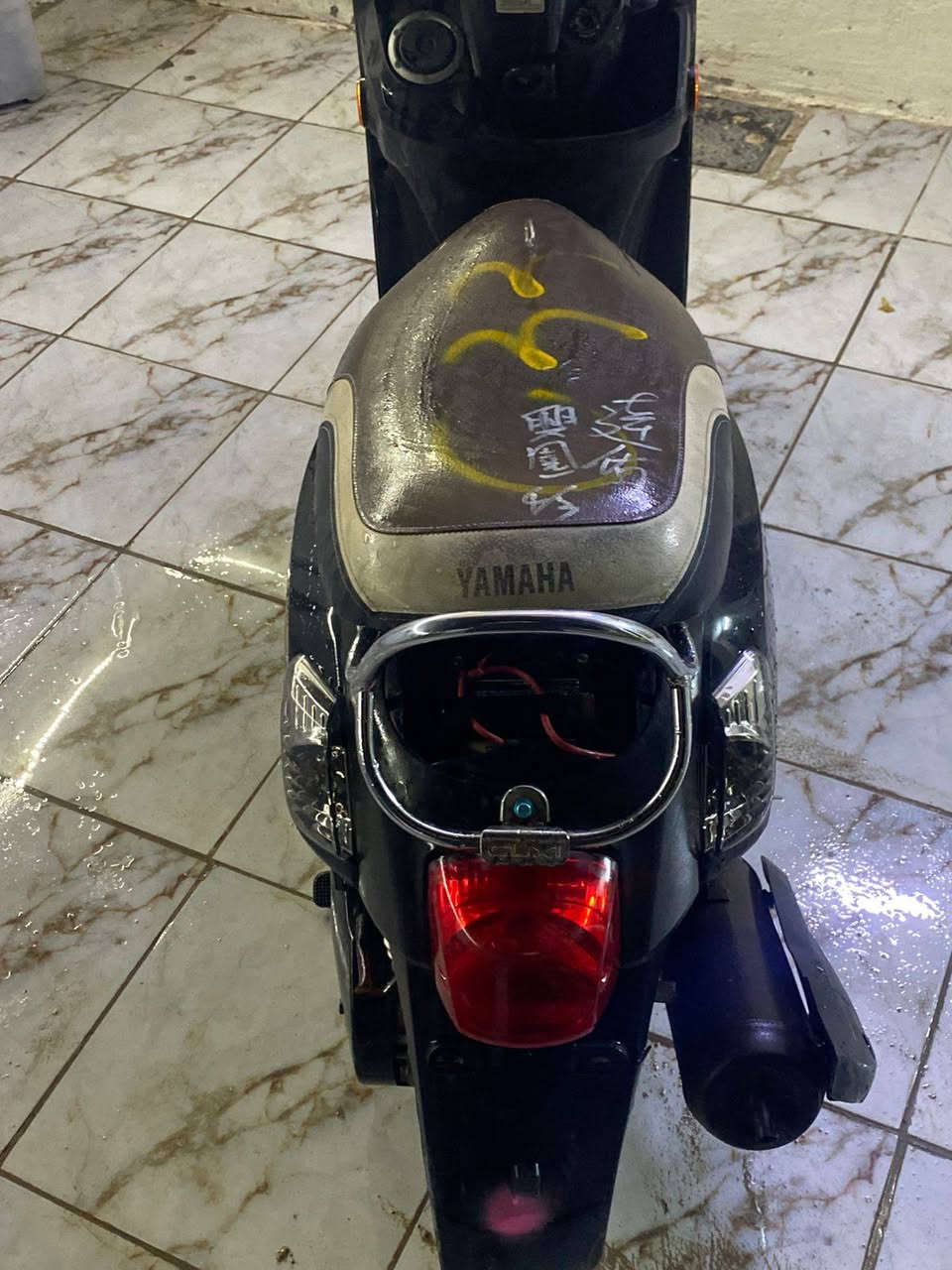 سلام عليكم شباب بوليس للبيع موديل 11 لو أسود بلادية مكفوله أي نقص مابيه سعره 1300 مليون ٣٠٠ وبيه مجال الطيبين لتذكيرر الدراجه مكفوله مكاني مسيب رقميي ***********
