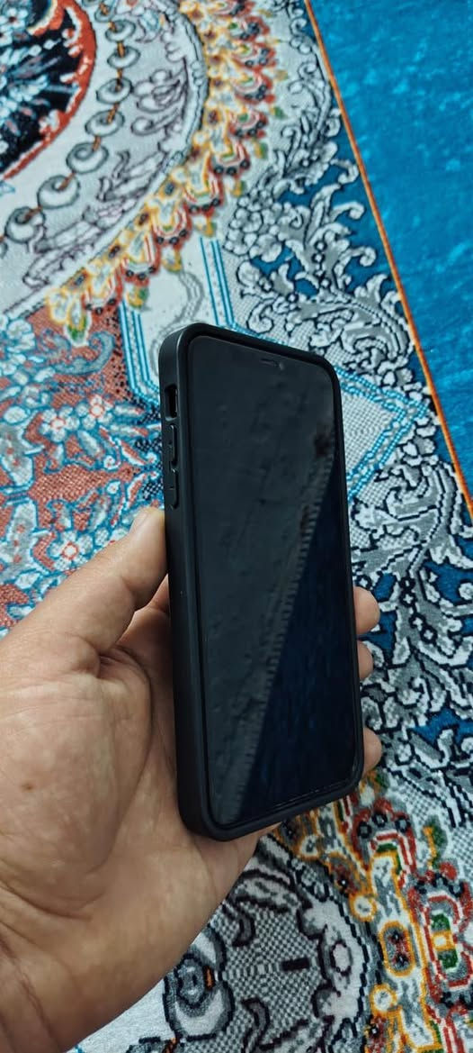 السلام عليكم
جهاز ايفون 11 برو ماكس
الجهاز وتر بروف
برغي مامفتوح على الفحص
البطاريه 81 ابلاديه
مكاني بغداد مدينه الصدر
السعر 400
الاستفسار ***********
