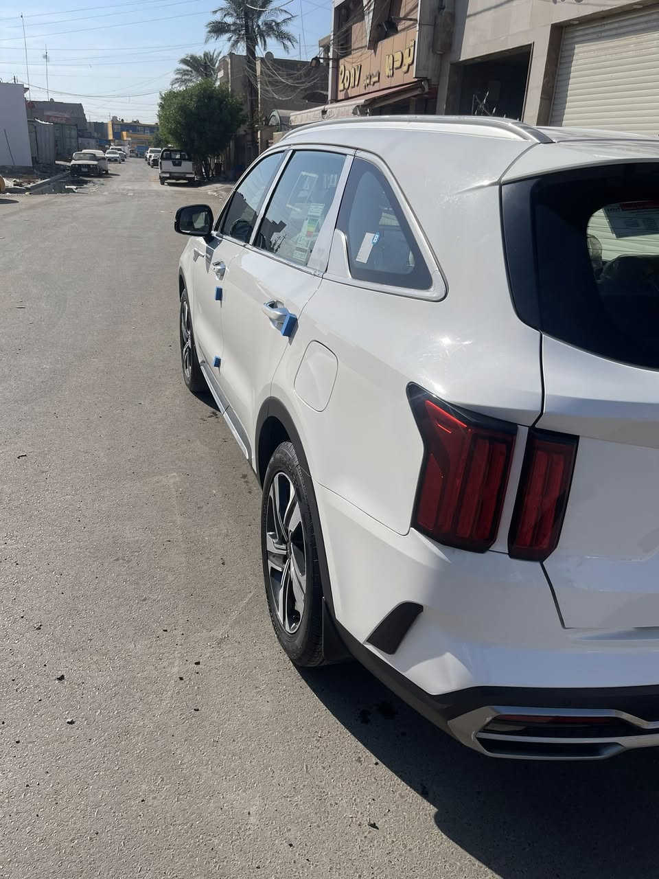 السلام عليكم سورنتو 2022 ماشيه 41نص فلول بيه باردجهت اليمن باب خلفي  بارد مفتوح مصلح اتصال *********** السعر 260
