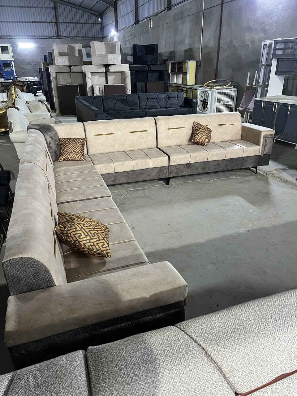 يالله السلام عليكم متابعينا 🙋🏿❤️‍🔥
وصلت بضاعه ديوان 5 قطع 11 مقعد تزكام بلوك اسود ضمان حقيقي 3 سنه رجلين حديدقوه متانه متوفره جميع الألوان والقياسات قماش خاولي طبله جنابيه وموجود بدون طبله جانبيه 5 تصاميم الوان جداً راح تعجبكم وباقيه الوان ما مصوره متوفر توصيل لجميع المحافضات 
عنوان المجمع الكامل 
#مجمع_ابو_اثير_للأثاث 
#باله_وجديد
#واسط_قضاء_النعمانيه.           
#مقابيل_الحي_الصناعي
#جملون_وليس_محل_مقابيل_الحي_الصناعي
#للأستفسار_على_الأرقام_التاليه
 📞 📞 📞
واتساب *********** 
***********
***********
رابط عنوان المجمع على الخريطه  https://maps.app.goo.gl/4hQ6WBSswftK2S8w6
