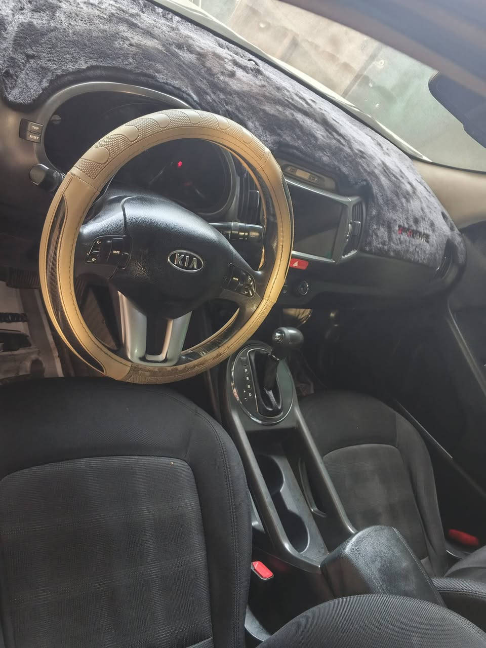 سلام عليكم سبورتج مديل 11 مكفوله من الصبغ وتبديل مكينه 2400 خليجي تخم تاير جديد سياره كل نقص مبيه سعر 148 وبي مجال عنوان بغداد هاتف ***********
