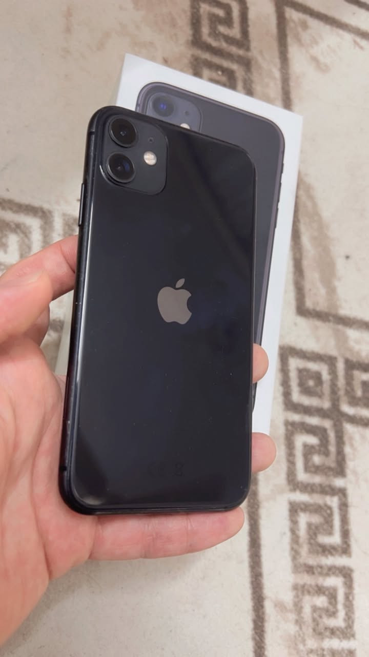 ايفون 11 عادي  
بطاريه 74
شاشه بيه ع يمين خط اثر طخه 
الجهاز بلادي وكلشي مامبدل بي 
كارتونه مطابق عربي شرق اوسط
 ذاكره 128

السعر 190 
***********
