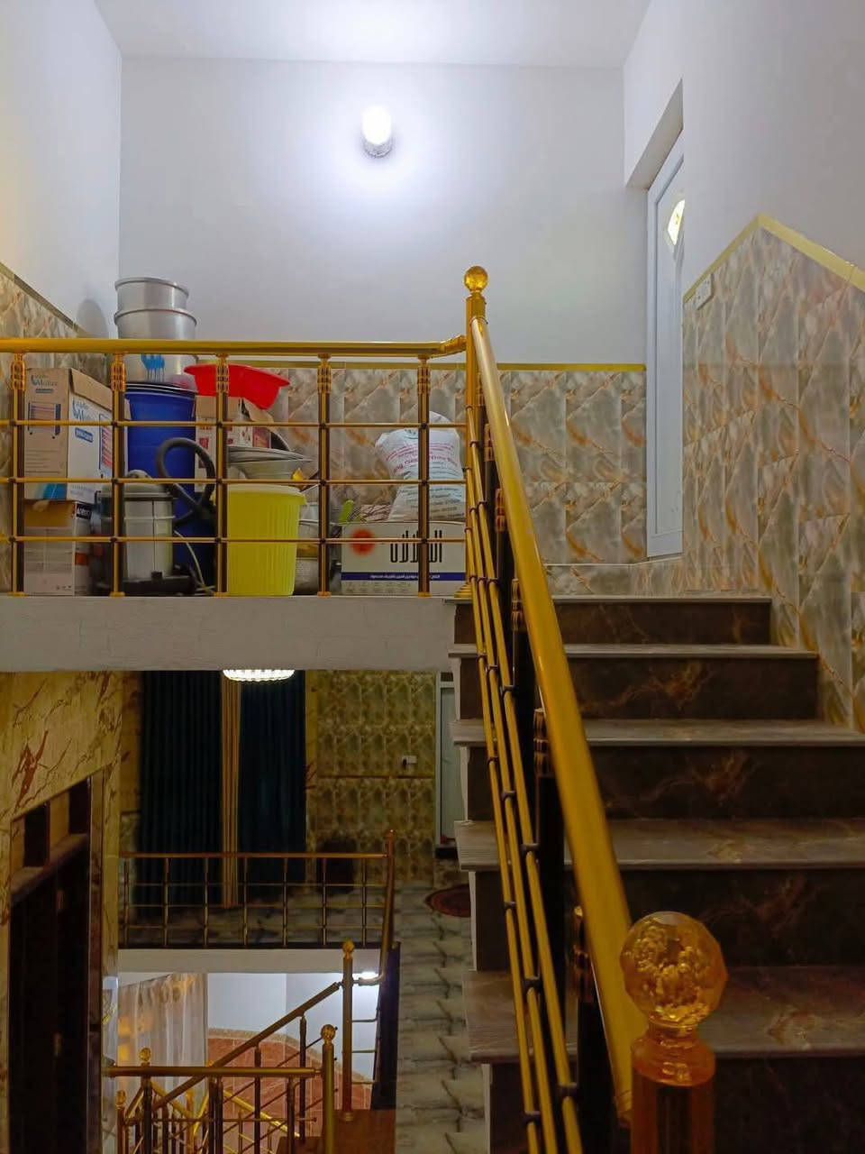 السلام عليكم البيت طابقين  للبيع

مساحه ٢٤٣بناء بلوك مضغوط 
منطقة اصوفيه شارع 40 قرب جامع لوراثق 

السعر ١٣٠ مليون قابل للتفاوض 
طابو زراعي 
كندور واستقبال وصاله وغرف نوم ١ الارضي  ومطبخ وحمام 
 الطابق الثاني ٣ غرف نوم

للمزيد من التفاصيل
 يمكنكم زيارة مكتبنا مكتب العين العقار ع شارع 40 مدخل الصوفيه الثانية 
او الاتصال على الارقام التاليه 
***********
***********
***********
