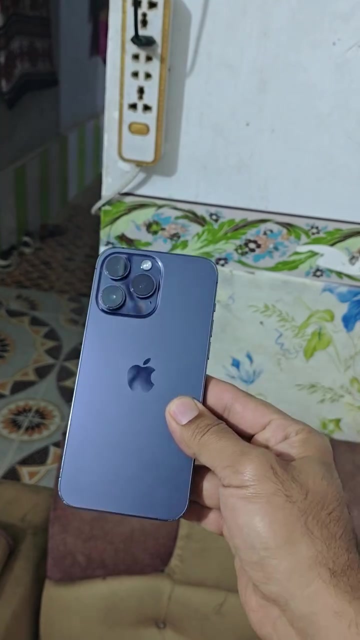 سلام عليكم ايفون 14 برو ماكس شرق اوسط ماستر AAA  وتر طقعه اصليه من ابل  بطاريه 100 ذاكرى 256 مكفول  وضمان سنه من تاريخ البيع شرط ضمان وامان السعر 780  مكان الديوانية ***********
