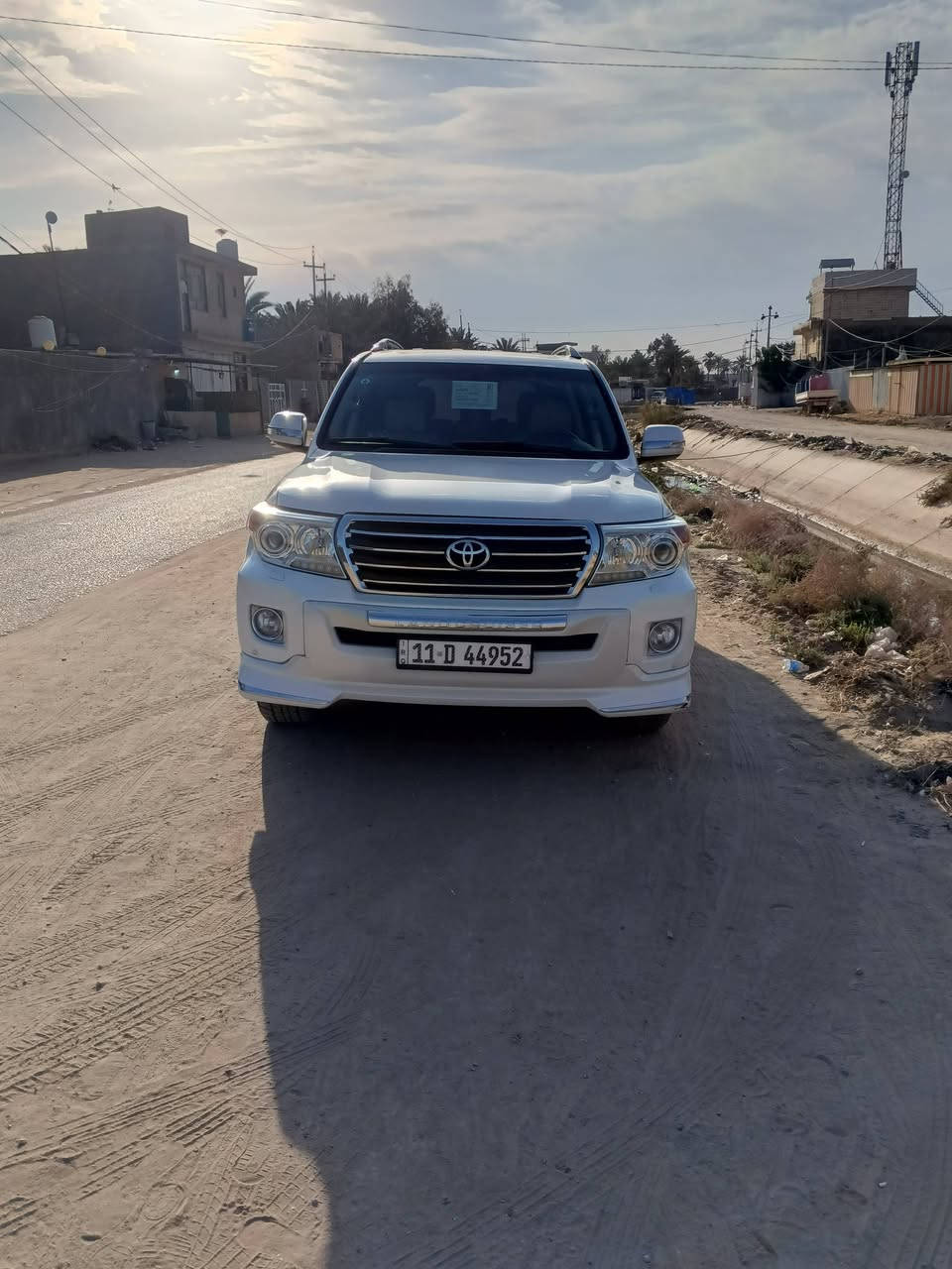 سلام عليكم
لاندكروز بريم 
مديل 2014
رقم بغداد جديد
ماشيه150
بيه جاملغ خلفي بدون دواخل اثر شخوط
سياره جديده وجاهزه 
بيع او مراوس
مكان سياره كربلاء 
سعر       355. بيه مجال بصيط
***********
‏‪***********‬‏
