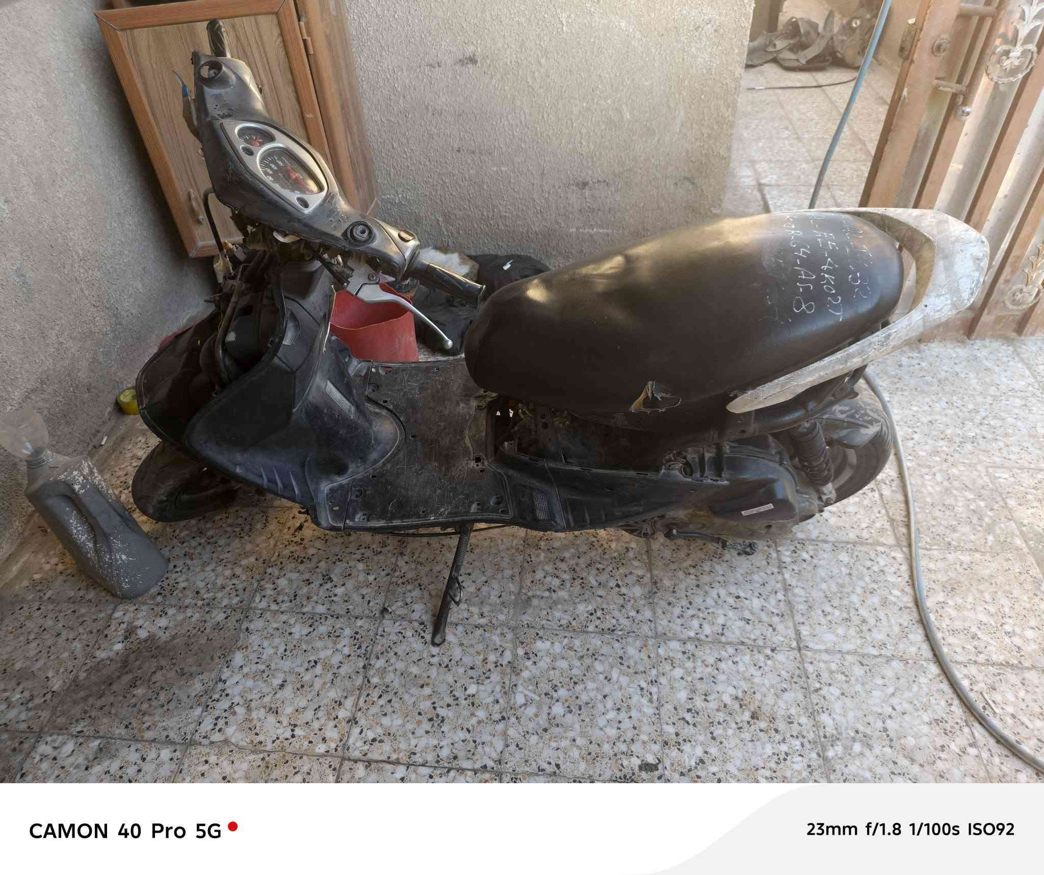 سلام عليكم سكنس ثنيه 140
تجفيت جديد معدل نار 
دراجه مابيهه نواقص
سلف نكره هندر نص نكره
طوفه شغاله مكينه ناعمه ماببهه ايشي 
للبيع او مراوس 
سعر300
***********
