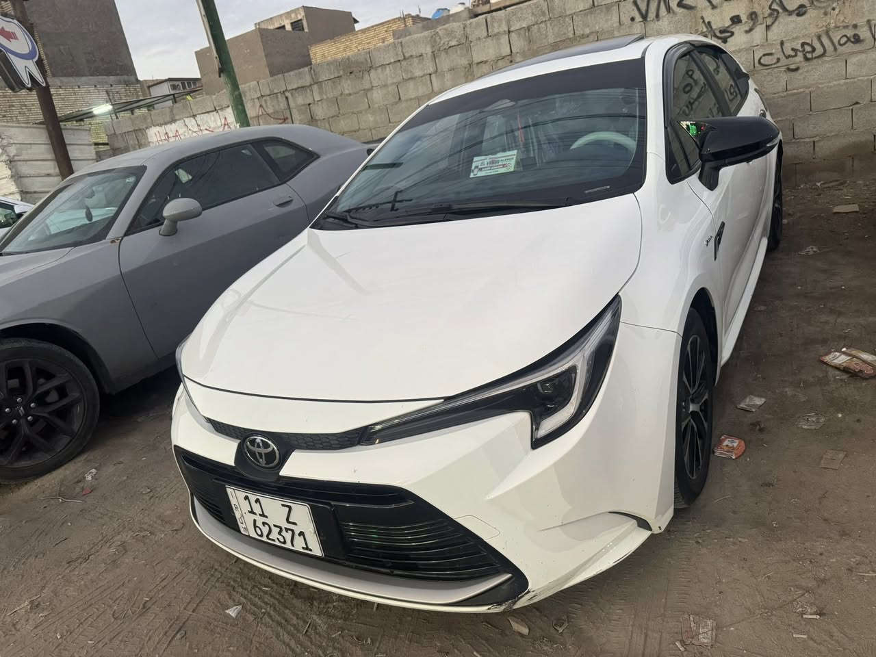 السلام عليكم
للبيع كورلا 2025 هايبرد 
رادار امامي
قيادة ذاتية
تحديد خروج عن المسار
اوتو هولد
سايد بريك كهرباء
دخول ذكي 
شاشة
تبريد بيانو
قطعتين تبريد

فتحة
السيارة مكفولة على بلاد  غير بس رصعتين وموضحة بل صور 
مرقم بغداد بأسمي
عداد المسافة 40الف 
السيارة حتى كاعياتها بعدهن بنايلونات الشركة ما مشدودات.
السعر:(155) مجال بسيط
العنوان :بغداد شهداء البياع 
للاستفسار:***********
