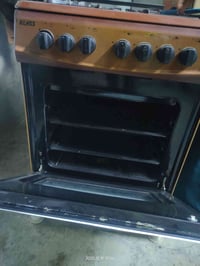 طباخ ٤شعلة • باب الفرن مفقود • نظيف وكامل