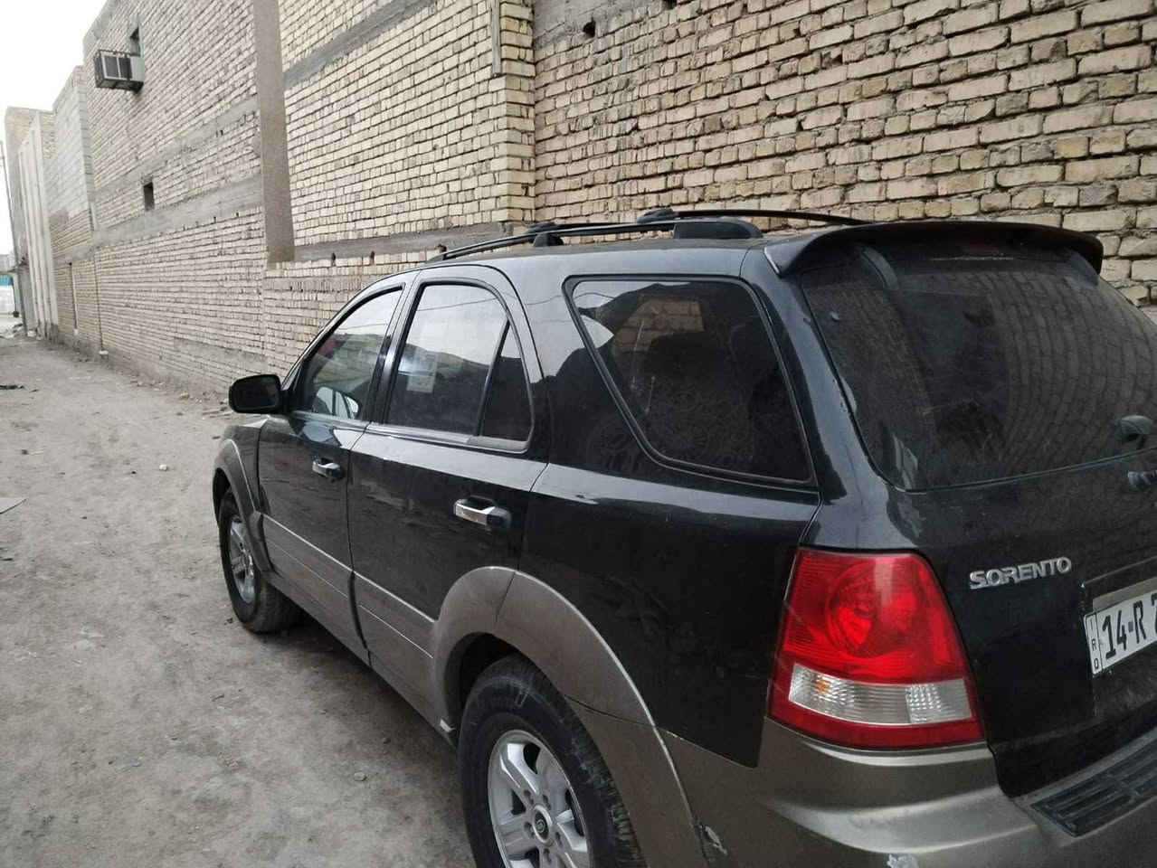 السلام عليكم ورحمة الله اخوان سيارة للبيع نوع السيارة كية سونرتو رقم بصرة موديل 2005وارد خليجي مكينة وكير جديد حدادية تسعين بلمية السيارة بيه عطل كل الاتي طفت مفاجئ ادير ماتشتغل ابيع على وضعها السعر 80ورقه بيه مجال سيارة باسمي تحويل مباشر المكان ناصرية حي الشموخ للبيع فقط رقم الهاتف ***********
