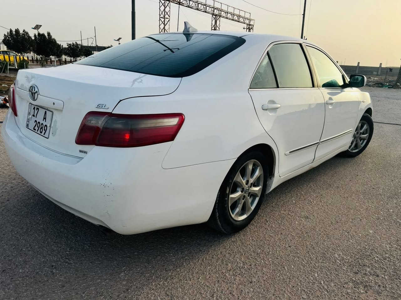 سلام عليكم كامري للبيع موديل 2008 محرك 2400 مواصفات GL رقم مميز رقمها مثنى كير ومحرك مكفولات سيارة نضيفة خير من الله تبريد قطعتين شاشة تبريدها ثلج عنوان السيارة بغداد حي العامل مابيها للاستفسار السعر 100 ***********
