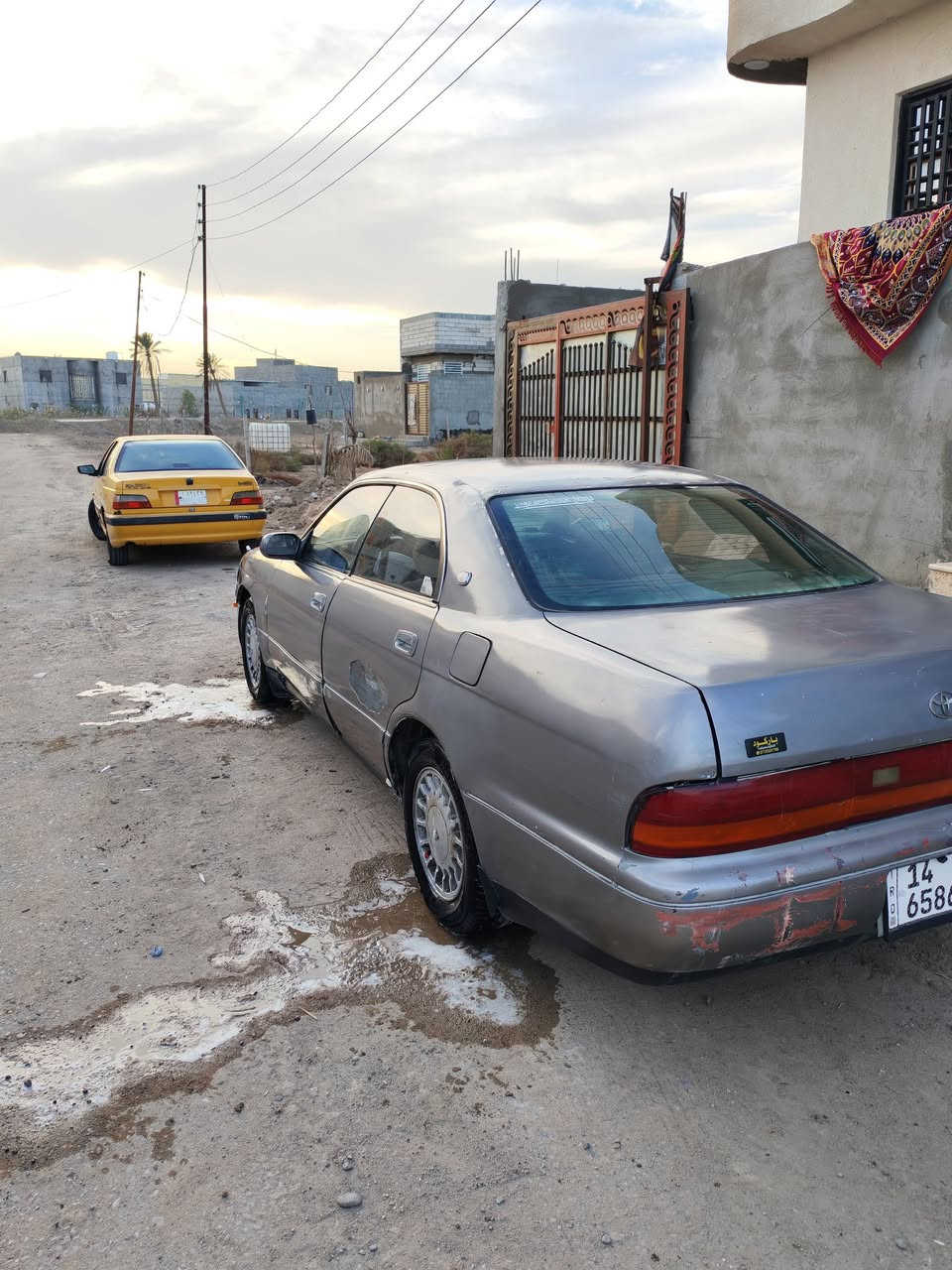 السلام عليكم بطه متصل مديل92 سنويه 29 السياره بسمي تحويل ثاني يوم مكفوله من الكص والنقل ولبدي شوف العين مابيها ضربه قويه تخم تاير جديد مكينه جديدوكير جديد حداديه 90‎%‎ تبريد شغال عوزه بس ترتيب خراطيم السياره جاهزه من كلشي مكاني بصره الجزيره السعر 47 وبيها مجال بسيط حك الجيه ***********
