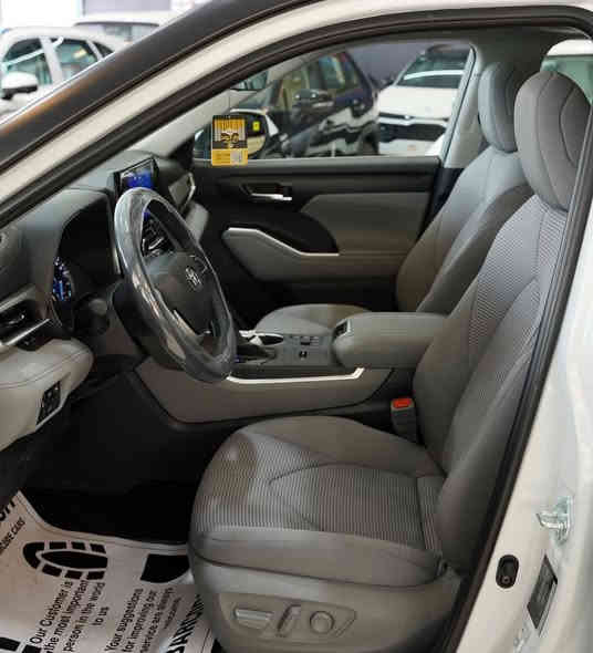 السلام عليكم
تويوتا هايلاندر هايبرد خليجية مكفوله من الشخط والرصعة والصبغ 
وكالة عبداللطيف جميل 
السيارة وضع الشركة جديده 

موديل 2023

رقم بغداد 

فئة GLE

فتحة سقف 

فور ويل 

حساسات 

تحكمات استيرن 

مانع تصادم 

تحديد مسار 

قيادة ذاتيه 

بردات خلفيه 

كرسي كهرباء 

وضعيات قيادة 

ابل كاربلي اندرويد اوتو 

السعر 47 مليون 

***********
