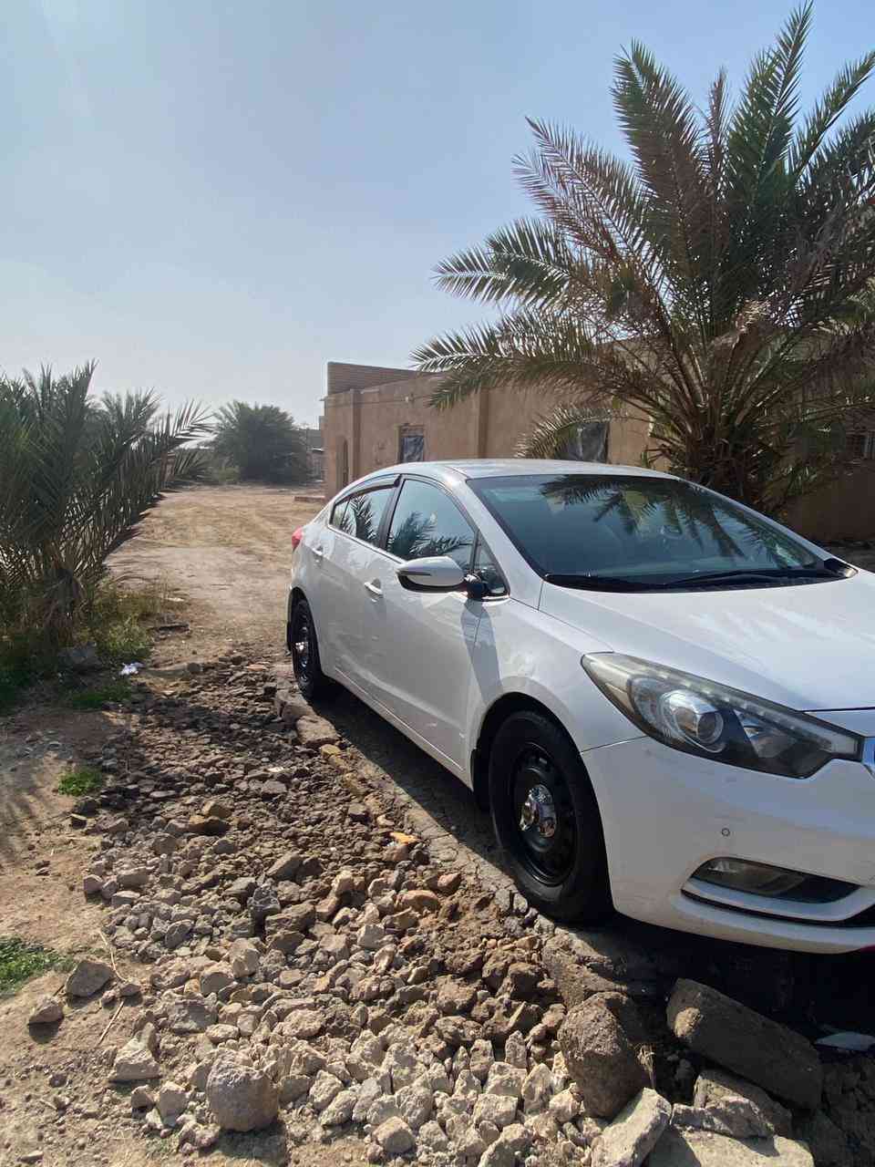 السلام عليكم
سيراتو موديل 2015مكفوله من الضربه بيه رش تجميل من داخل لباب وبيه بارد قليل 
كير محرك حداديه تبريد تخم تاير جاهزه سياره منقصه برغي 

للستفسار اكثر تصل بل رقم ***********

مكلف بنشر تصل عل رقم ؟؟؟؟؟؟؟؟
