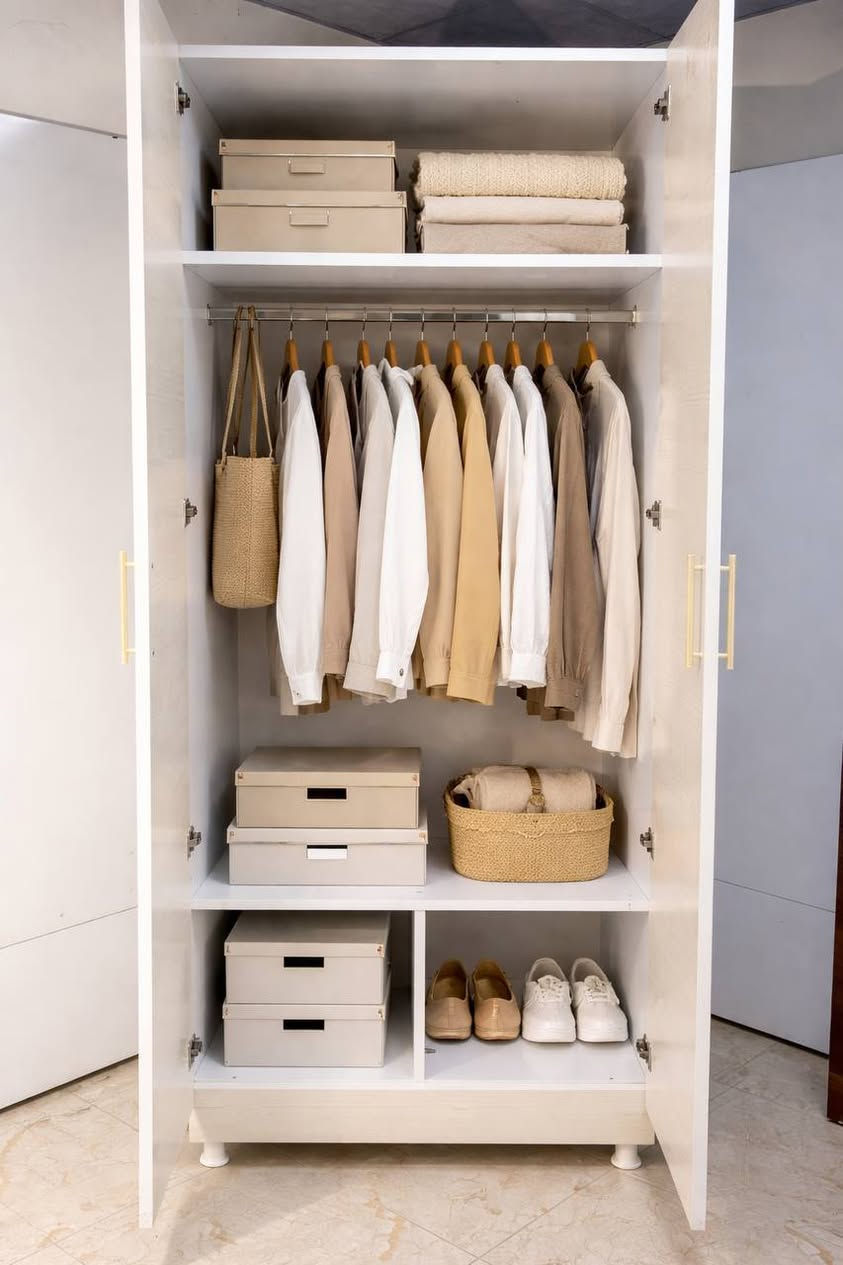 كنتور خشب 
القياس 
الارتفاع 230 سم 
العمق 70 سم صافي 
العرض 90 سم 

التوصيل فقط بغداد 

(ملاحظه الكنتور بابين ) 

متوفر كميات خير من الله 
(يمكن طلب اربع ابواب او ست ابواب لون واحد او تطعيم)


**إذا كنت صاحب هذا الإعلان وتريد حذفه لأي سبب، رجاءا أرسل رسالة إلى الدعم الفني**