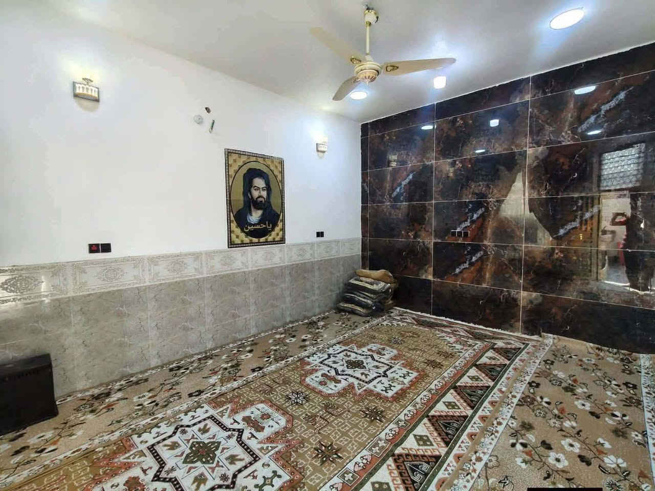 بيت للبيع في حي الحكيم 150 م التواصل مجاري ‏‪***********‬‏

