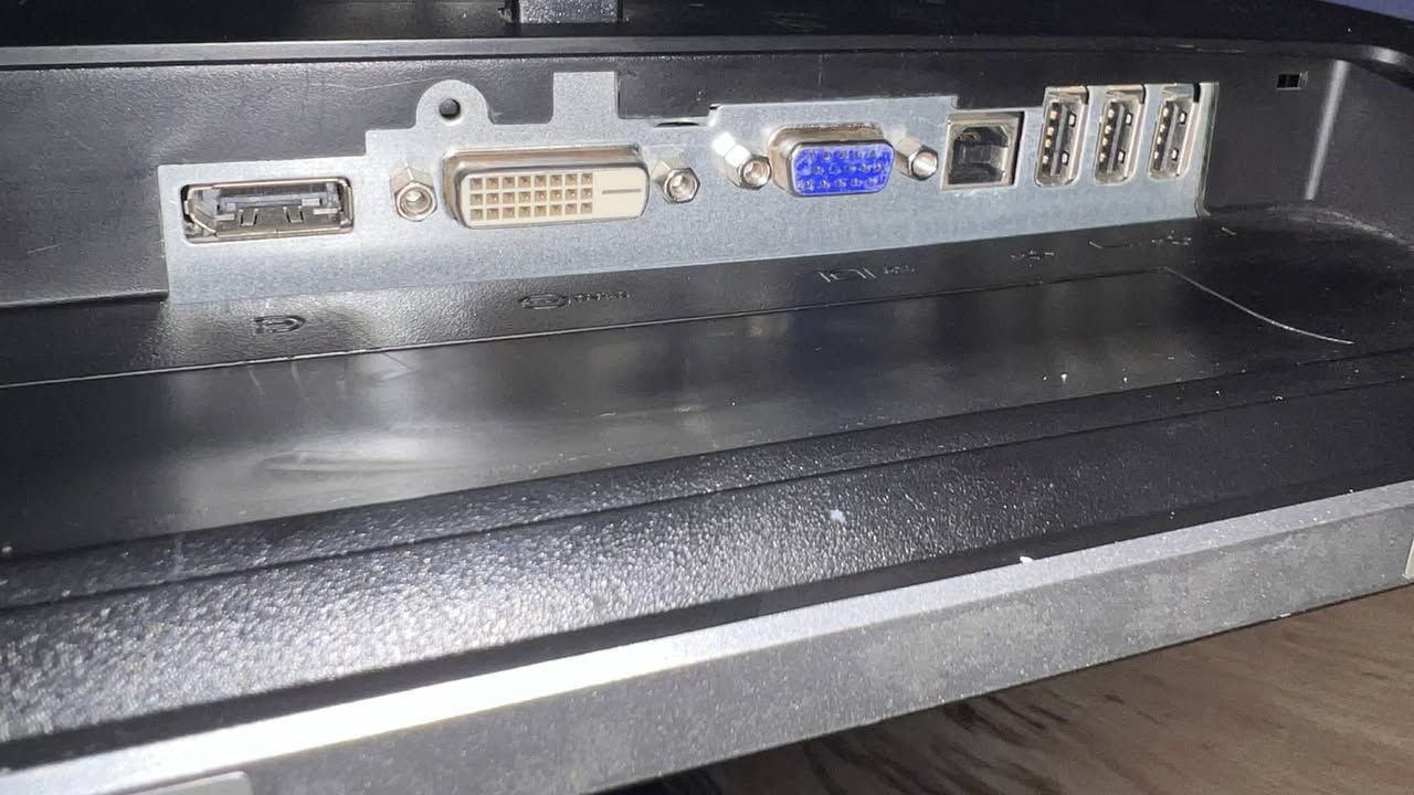 السلام عليكم 
شاشه نوع Dell اوربي
نسبه النظافه 95٪؜
السعر : 100 الف


**إذا كنت صاحب هذا الإعلان وتريد حذفه لأي سبب، رجاءا أرسل رسالة إلى الدعم الفني**