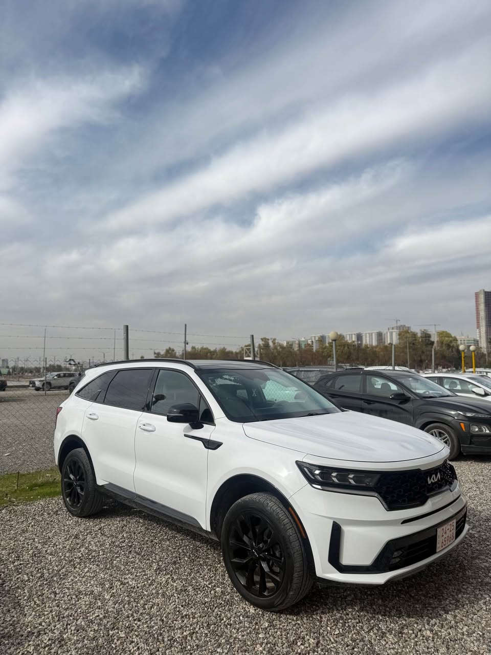 Kia sorento 2023 
فوول فولل مواسەفات
تەنها سندوقی سبوخە بێ ئێرباگ 
رەقەم کاتی 
*********** أربيل, العراق
